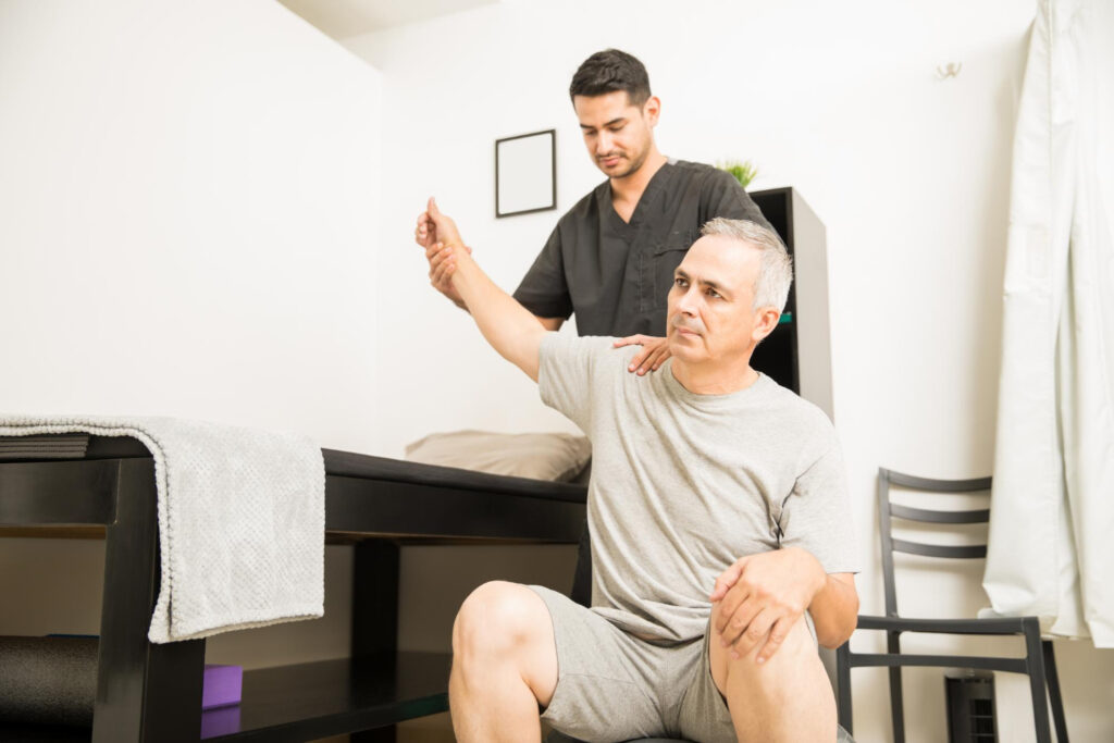 Is a physio really able to treat you properly at home in Dubai - or is it just a convenience trend? 2 physiotherapy at home